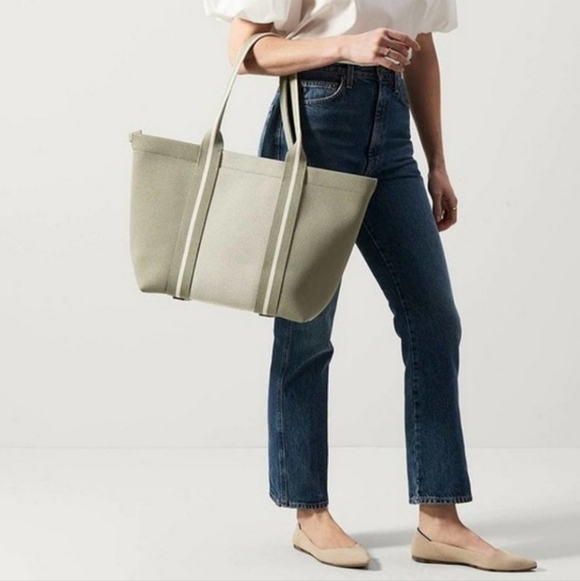 Rothy's THE ESSENTIAL Tote In Hillside Green Tote Bag. - Picture 3 of 16